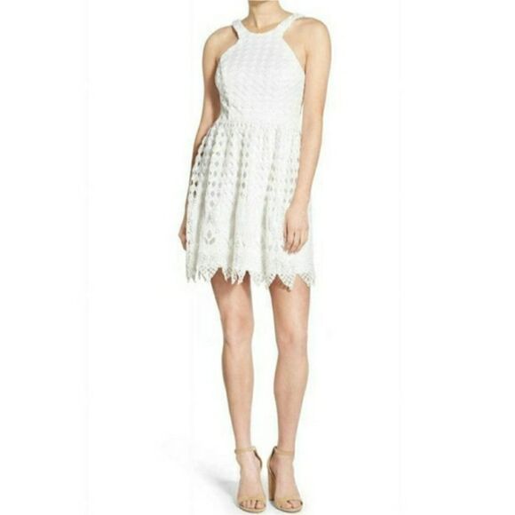 City Studio Dresses & Skirts - CITY STUDIO Mini Dress Crochet Lace Handkerchief Hem Summer Party White Size 9